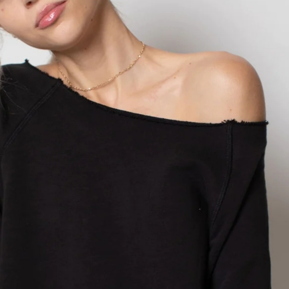 LEALLO Off The Shoulder Pullover - Picture 3 of 5